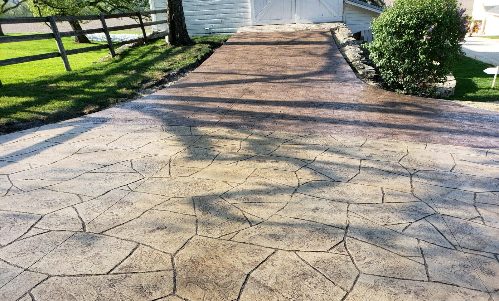 625f21ca61eed3299592ca96_SMP100 Sedona Flagstone Driveway
